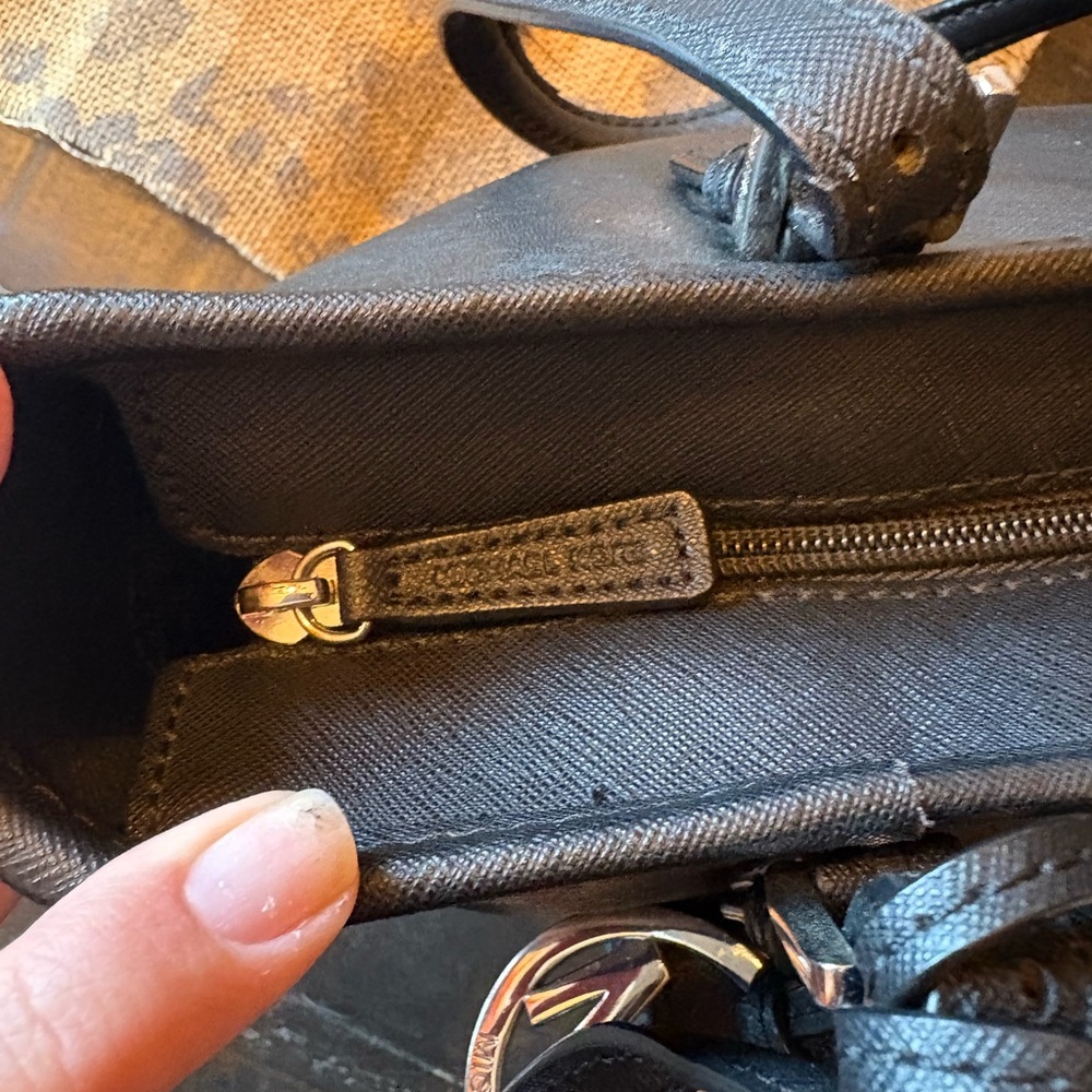 Michael Kors Black Shoulder Bag - Picture 8 of 12
